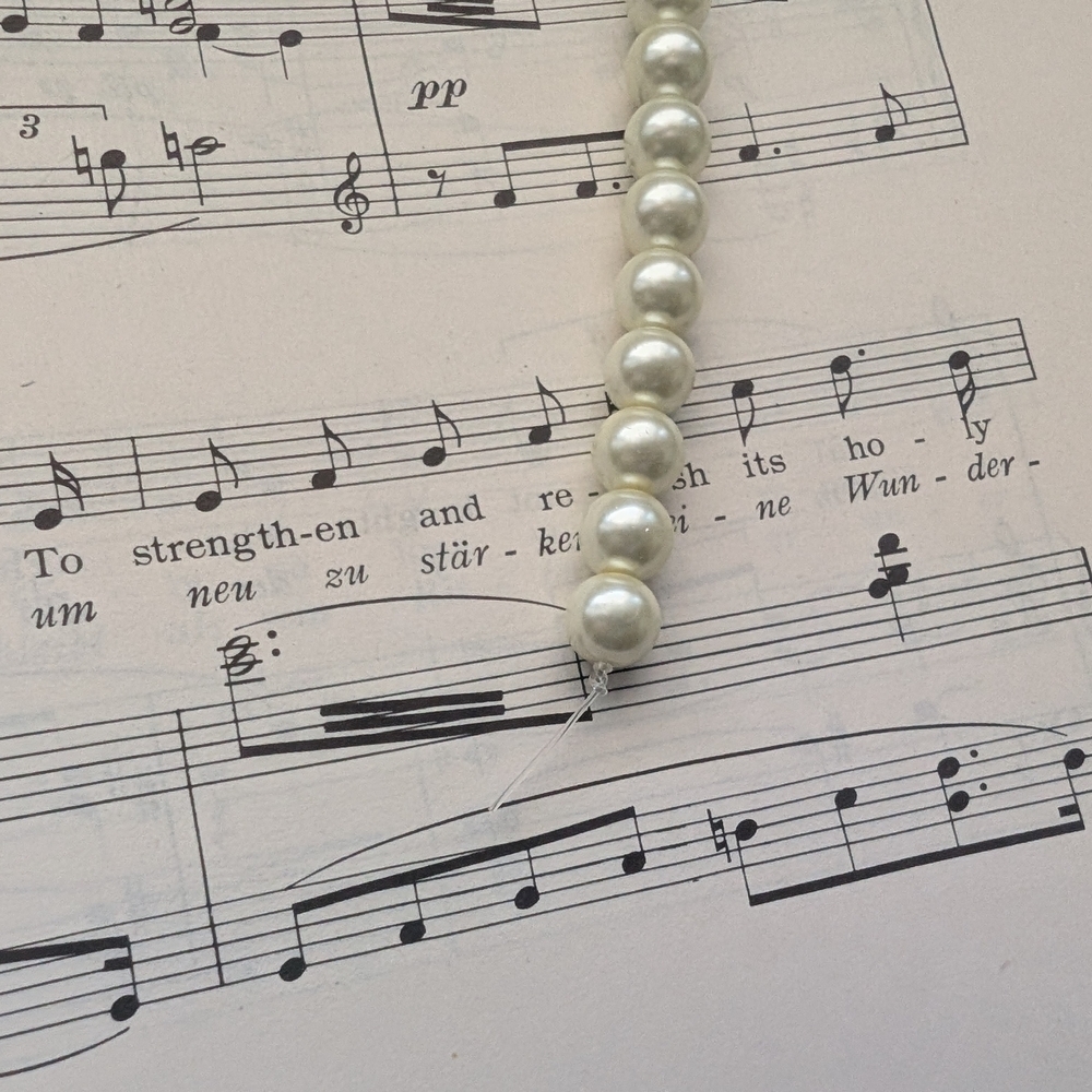 White Glass Pearl 12 Inch String - Picture 6 of 8